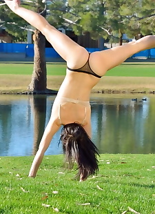 xxx photos Flexible adolescent sports pas de Culotte upskirts, ass , bikini 